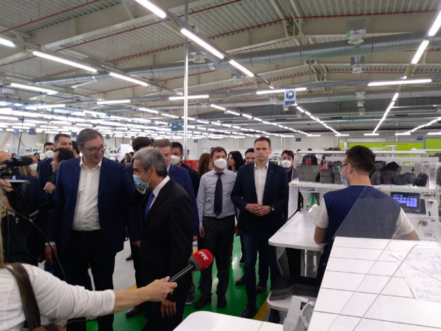 Вучић на отварању фабрике Адиент: За три године у Лозници уложено више него за 7 деценија (ФОТО)